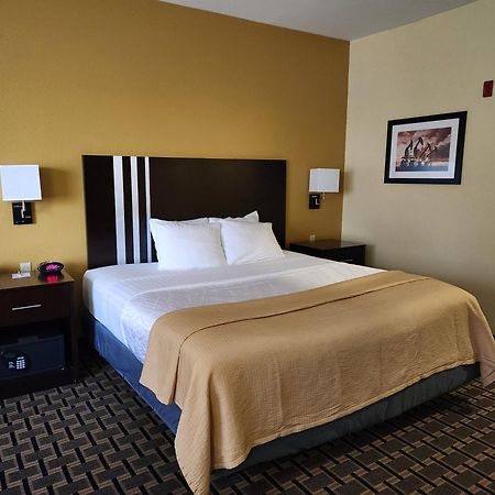 Days Inn & Suites By Wyndham Sam Houston Tollway Jersey Village Exterior foto