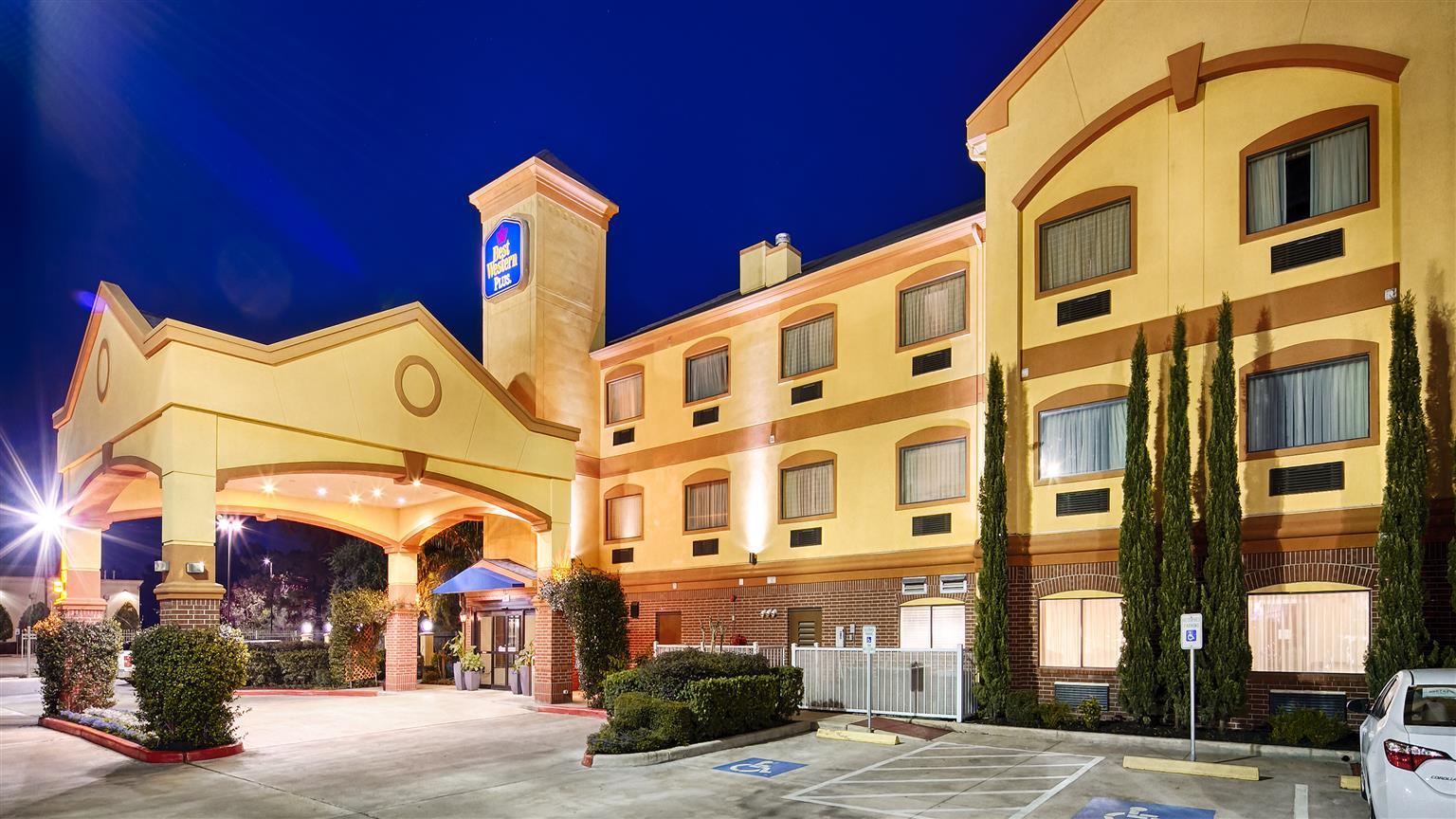 Days Inn & Suites By Wyndham Sam Houston Tollway Jersey Village Exterior foto